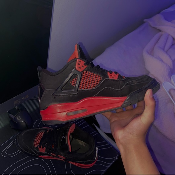 JORDAN 4 RED THUNDERS - Picture 2 of 4